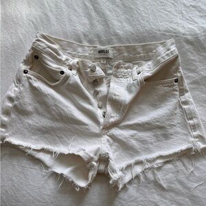 AGOLDE Parker Cut-off Short. Color: White. Size: 26.